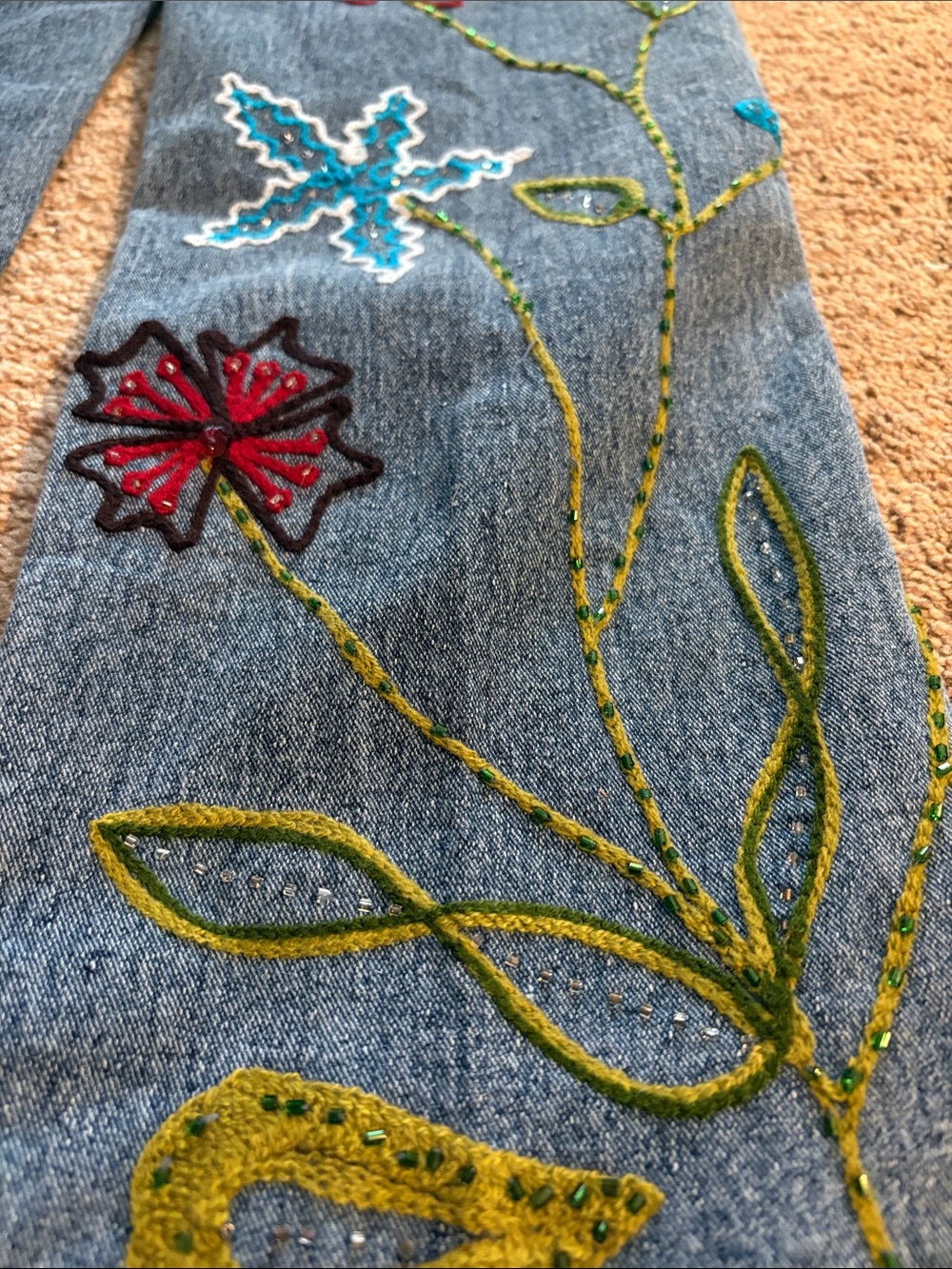 Vintage Y2K Pure Gold Floral Embroidered Beaded Jeans Size 4 boho festival denim - Picture 7 of 8